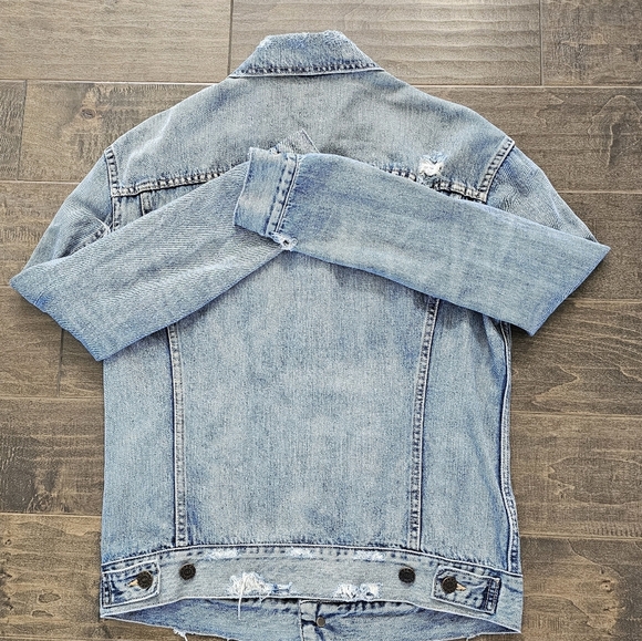 Abel Women's Light Wash Jean Jacket sz medium - Picture 5 of 6